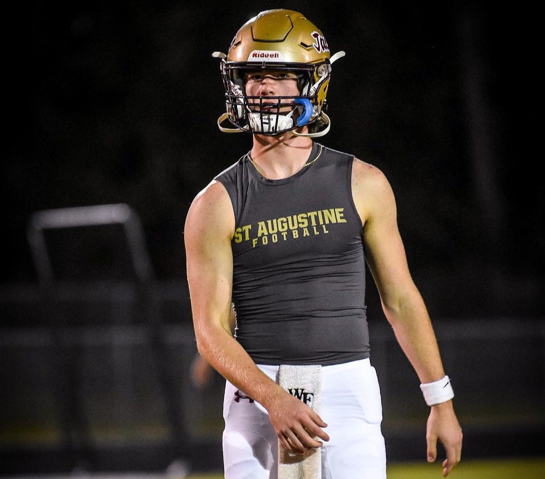 #USF has taken the lead for top QB target Locklan Hewlett who talks about his recruitment, his top schools and the secret connection with @CoachGolesh the Hewlett family has. usf.rivals.com/news/bulls-tak…