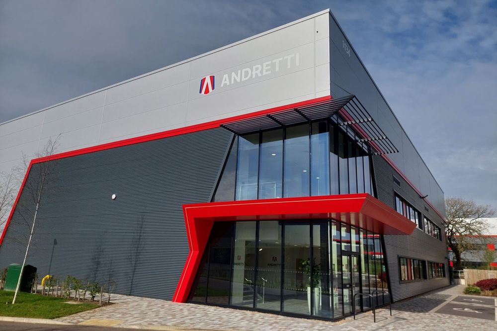 F1: Andretti opens new facility at Silverstone!

More: racescene.com/racing-news/f1…
-
-
-
#racing #formula1 #andretti #andrettiglobal #indycar #racingcar #racingbike #racescene #racingdriver #racinglife #racingteam