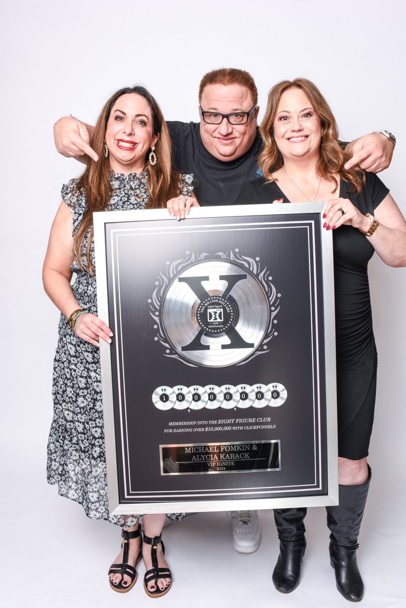 clickfunnels's tweet image. That feeling when your Two Comma Club X Award arrives 🤩🏆

Give it up to Michael Fomkin and his team for earning their #TwoCommaClub X Award! 🎉

That means they&apos;ve earned over Eight figures (that’s $10 MILLION DOLLARS!) inside their ClickFunnels funnel!

How incredible is that?…