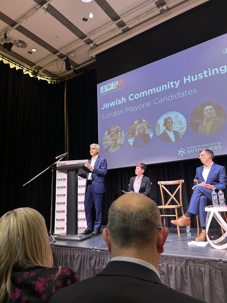 Barnstorming opening remarks from our Labour Mayor @SadiqKhan at tonight’s @JewishLondon hustings with @BoardofDeputies and @JewishNewsUK. Sadiq truly is a Mayor for all Londoners - he has been a consistent friend and ally to London’s Jewish community.