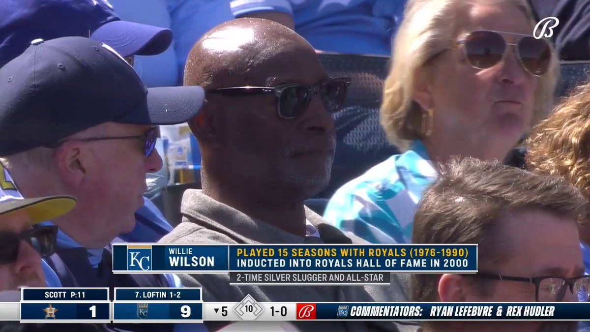 Willie Wilson picked a good one to take in at The K. #Royals