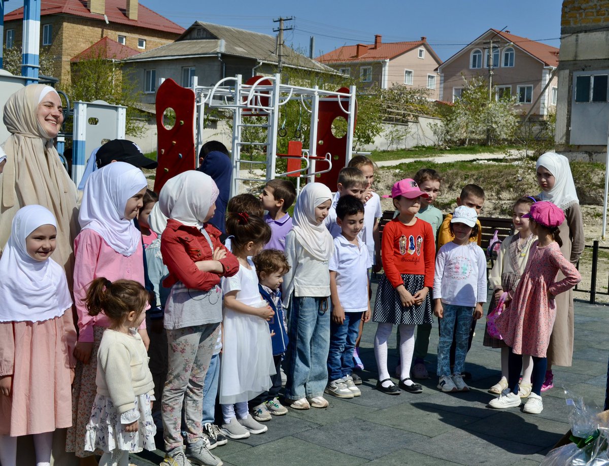 Every year the Crimean Tatar people congratulate the children of Crimean political prisoners on the holiday of Eid al-Fitr. 254 minor children in Crimea are growing up without their fathers, who are being held in Russian prisons thousands of kilometers from Crimea.