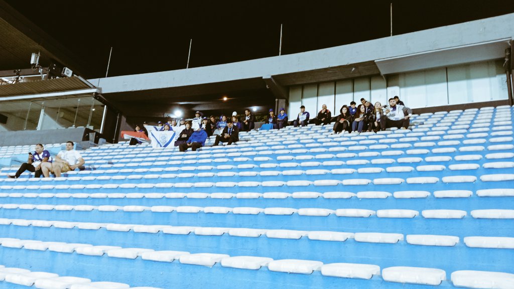 Los hinchas de Sportivo Ameliano 🇵🇾 en el Centenario vs Danubio 🇺🇾