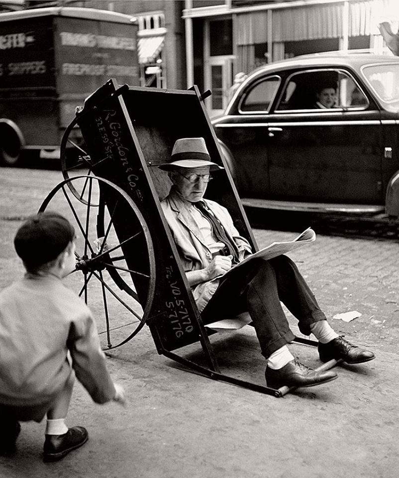 Man in pushcart, New York, 1944 amzn.to/3vS00er