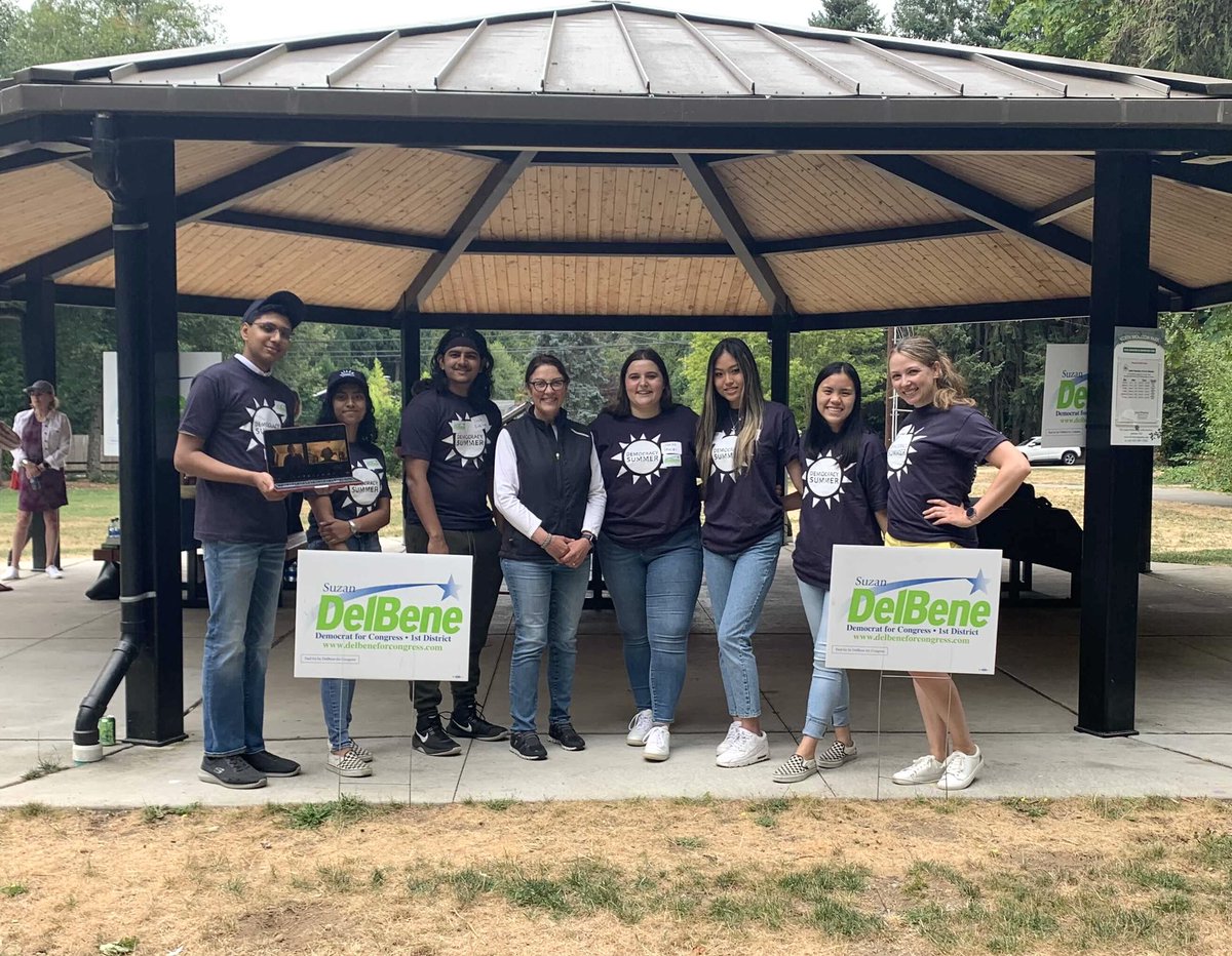 Democracy Summer Fellows with #TeamDelBene always have an unforgettable summer of political organizing. Young leaders in WA-01, apply today! ☀️