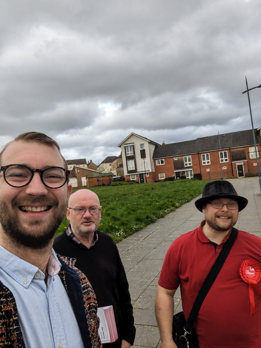 WStone4SN's tweet image. Busy Thursday door knocking across Swindon with our fantastic candidates for the local elections🌹
@swindonlabour