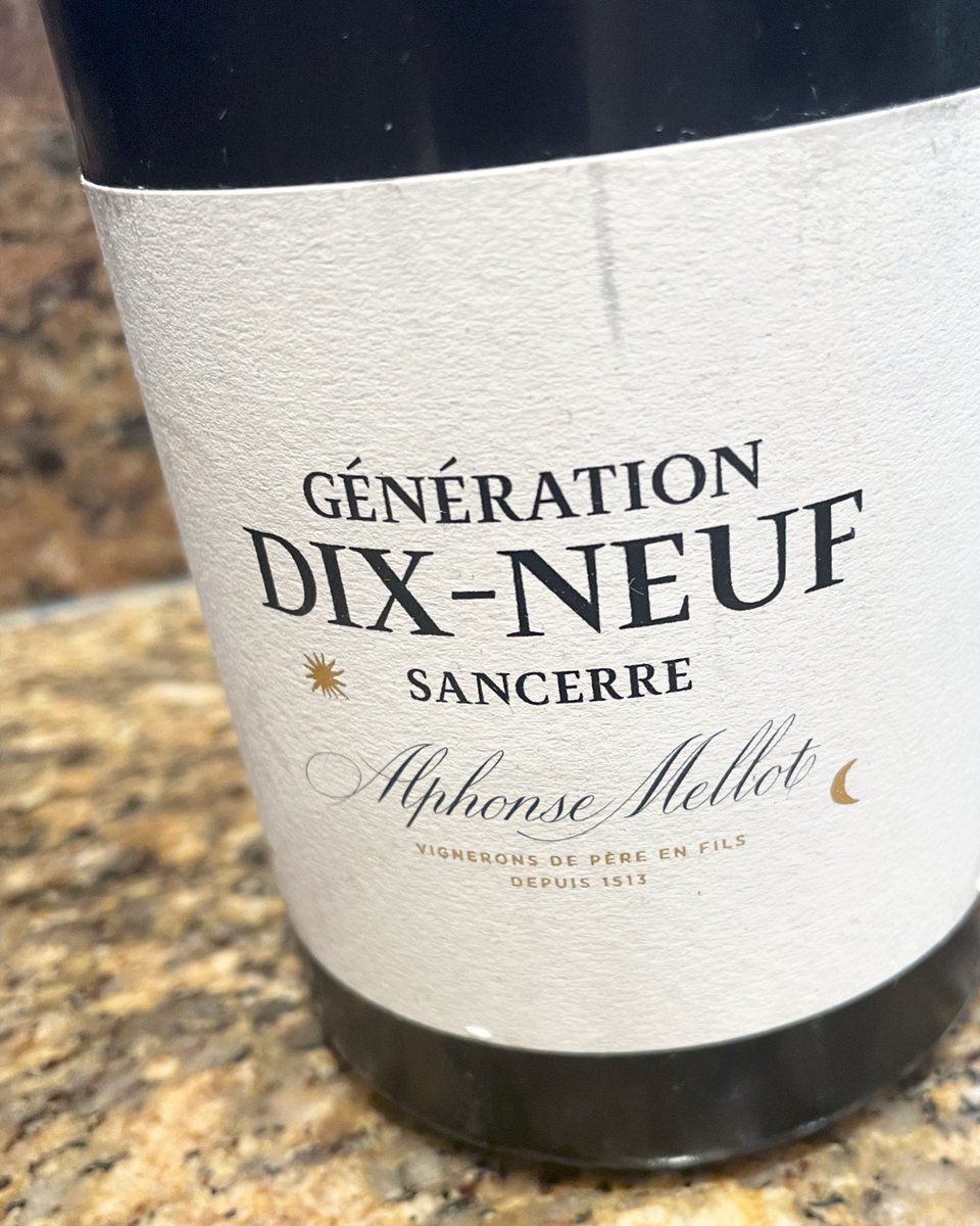 I check in on another 2014. After last week’s La Demoiselle, time for the 2014 Génération XIX. Stunning! #sancerre #sauvignonblanc #alphonsemellot #generation19 #loire #wine #loirewine