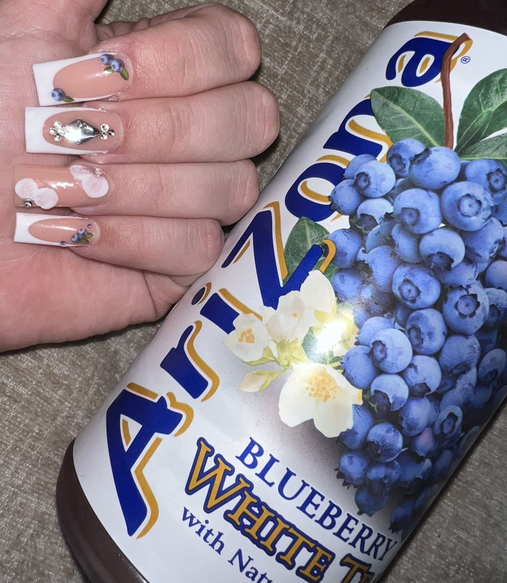 I love @DrinkAriZona blueberry white tea so much I got nails to match