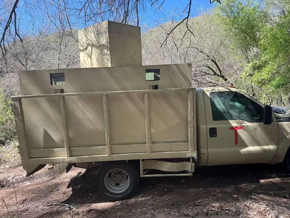 Drug cartel's 'child soldiers' caught behind the wheel of terrifying 'narco tanks' dailystar.co.uk/news/world-new…