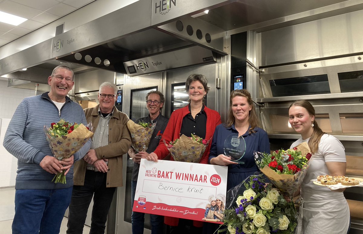 En de winnaar van Heel Drenthe Bakt is….. Bernice Kruit! 🍪 Zij maakte een heerlijke heidekruimelkoek 😋 #hhb
