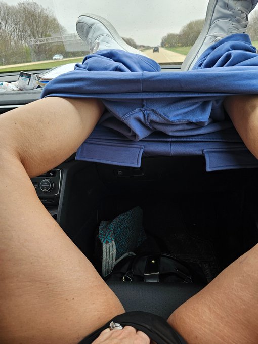 I love road trips;) On my way to Chicago for #Exxxotica ! https://t.co/gZUrbDyv9J<a href="/tag/exxxotica"class="tags">#Exxxotica</a>