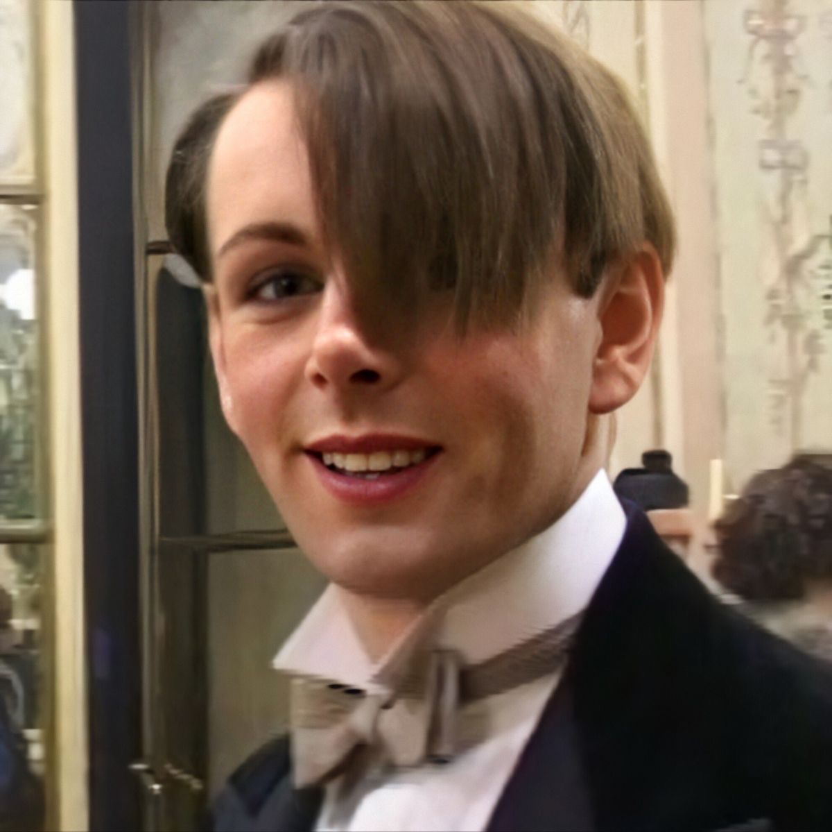 bushybritches's tweet image. Flat hair Miles is a different kind of sassy!