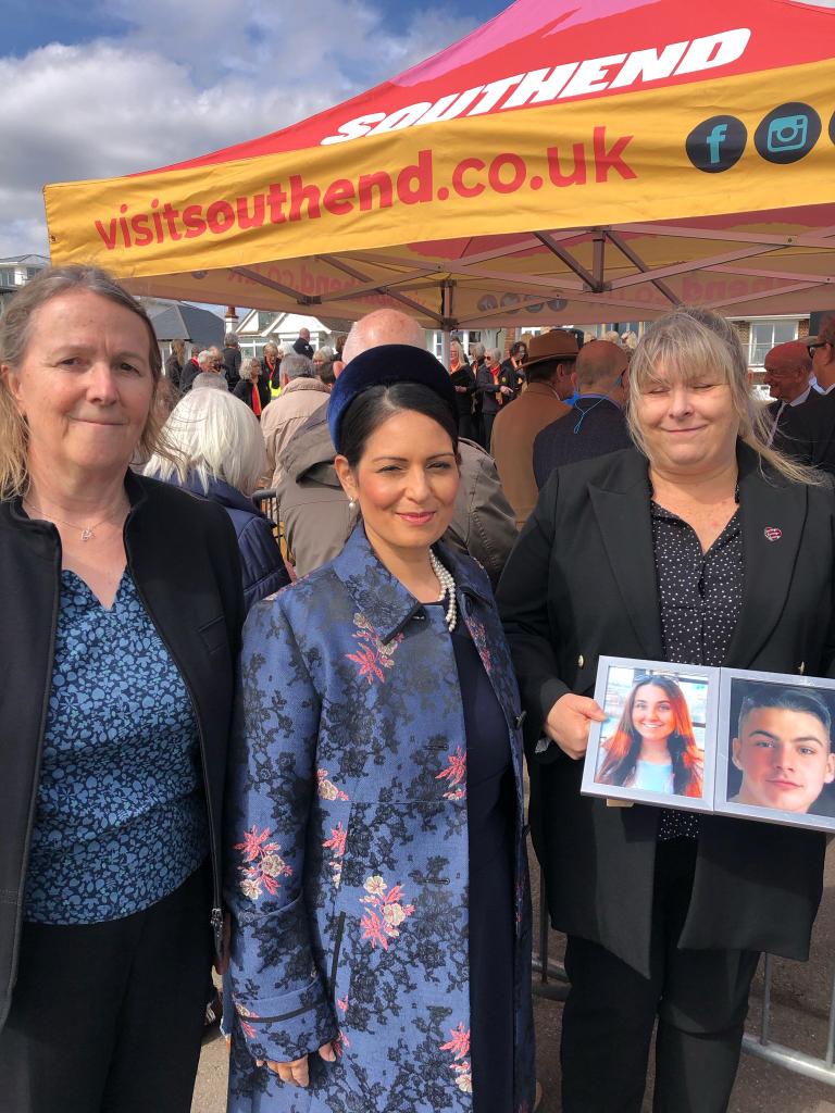 Today myself and my dear friend @Chappers2013 were invited along to Sir David Amess statue unveiling and we quickly spoke to the lovely @Pretipatelmp Who always has a moment to stop and speak a wonderful Mp that we are lucky to have