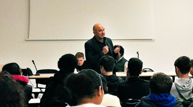 Les élèves des <a href="/ClgLouisNucera/">Collège Louis Nucera - Nice</a> et <a href="/ClgPortLympia/">College Port Lympia, Nice</a> à la rencontre avec <a href="/YvanGastaut/">Yvan Gastaut</a> , enseignant chercheur à l’URMIS, autour des questions de laïcité, de racisme et de sport.