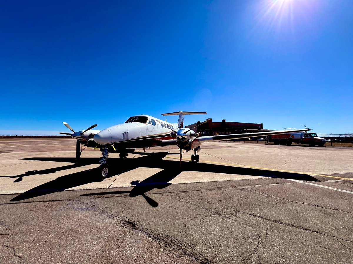 DalHPB's tweet image. Anyone still do #ThrowbackThursdays?

Beautiful shot of the @Beechcraft King Air 200 that flies us around Atlantic Canada for organ procurement! Thx to our fantastic pilots, coordinators, &amp;amp; all staff for making these trips so smooth!

@cst_transplant @ASTSChimera @HfxStanfield