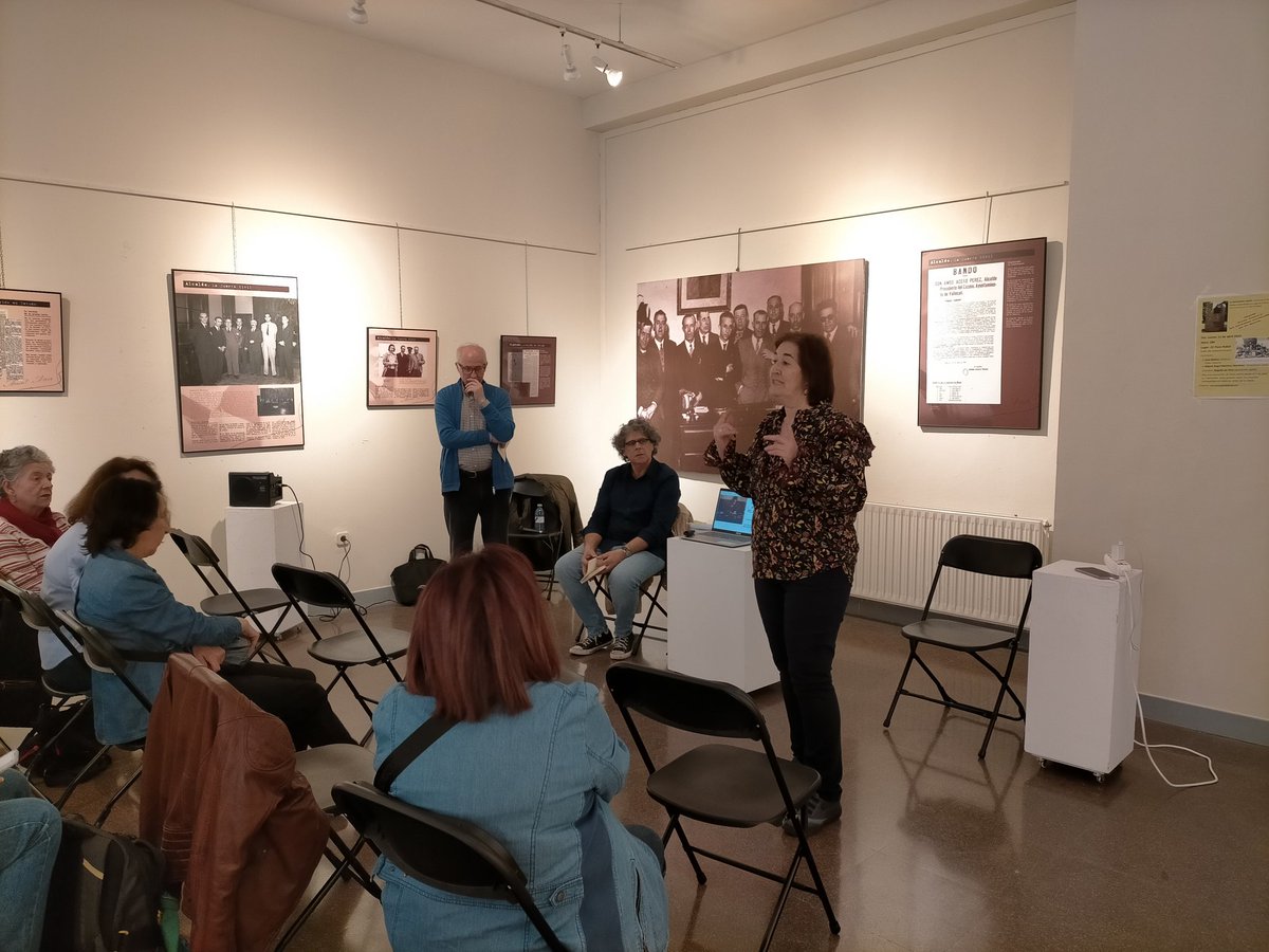 AblogEp's tweet photo. Charla epAlv, más de 30 personas.
Amos Acero, maestro y alcalde de Vallecas, fusilado en 1941.
Y las escuelas racionalistas en Vallecas durante la II República Española con Educación de Adultas-os
Con Pepe Molina, de Vallecas Todo Cultura, y Miguel Ángel Martínez.
Gran exposición https://t.co/nz5Wd3MsoD