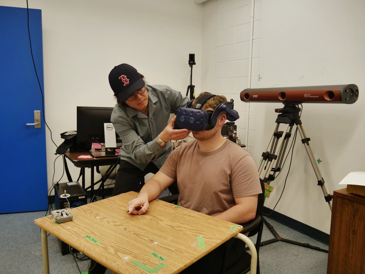 Researchers from @uoftkpe Action & Attention research lab explore why VR & AR technologies change how people interact with objects @DrMichaelWXY @DrTimWelsh kpe.utoronto.ca/faculty-news/k…