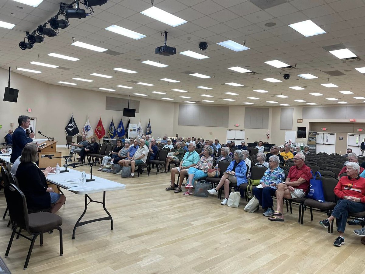 On the Move! The FSDA Elder Fraud committee hosted a full house today at their elder fraud seminar in Sun City Center. Thank you Senator Jim Boyd for joining the FSDA along with the rest of our incredible panel as we tackled this important topic. FSDA.org