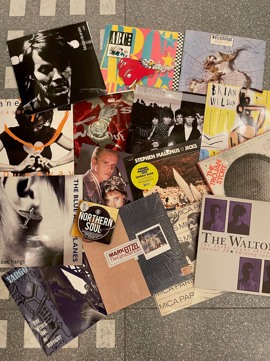 My latest @sohoradio show is now available to stream, featuring most of these treasures below and new releases from Landless, @girlbandhq, Valebol, @MadOnesBand and @JapaneseTVband . Listen here: mixcloud.com/sohoradio/pete…