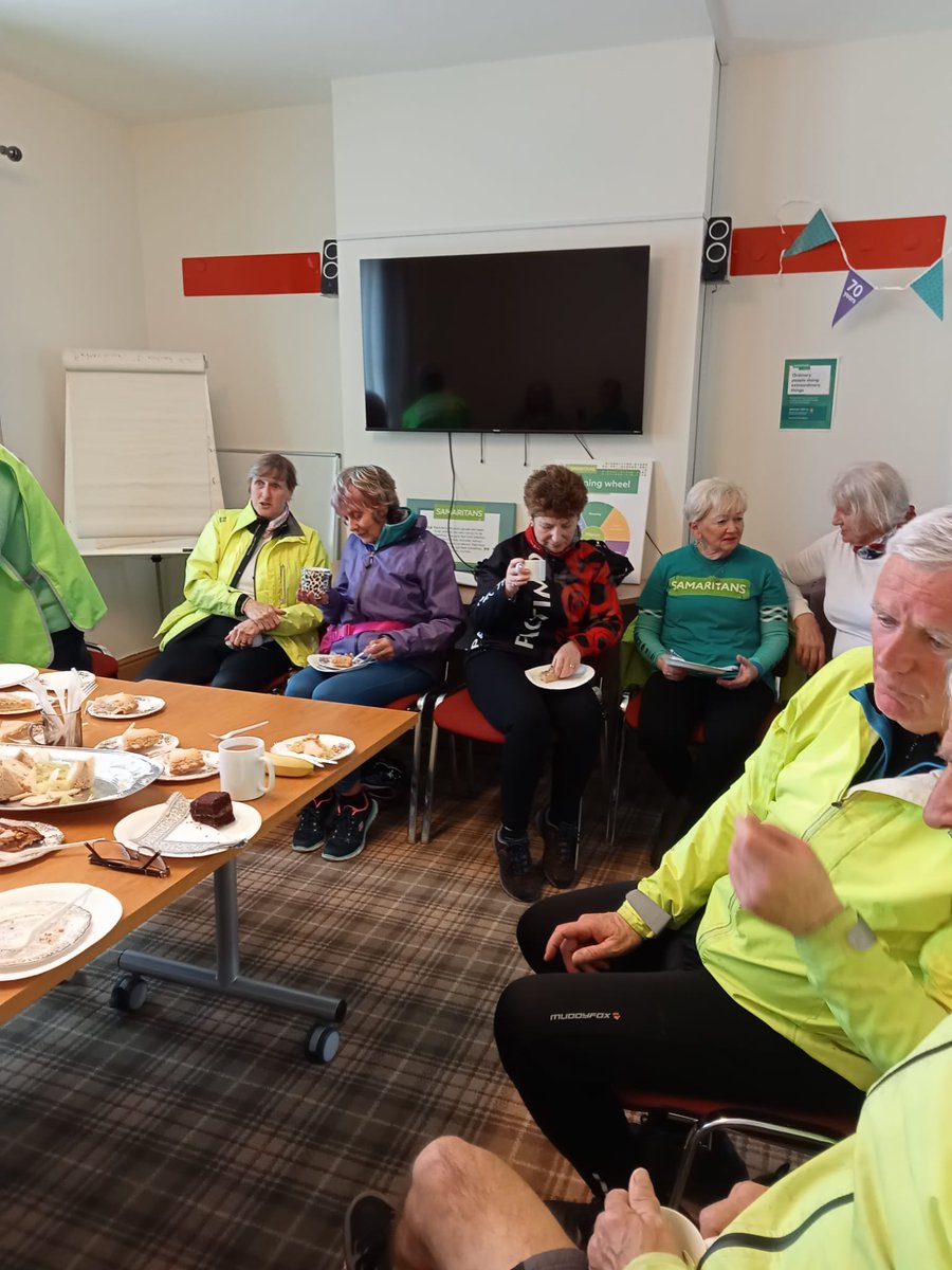 A warm welcome on Tuesday from all the volunteers at Craigavon Samaritans to the Over the Hills cycle group who after completing 100 miles from Dublin to Portadown deserved the tea/coffee and treats ☕️🫖🍩💚
#teaandcake #takeabreak #thankyouforthesupport