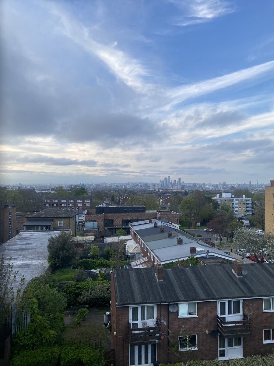 Thanks so much to colleagues from @BrixtonRush & @RushCommonLab campaigning on St Martin’s estate to re-elect @SadiqKhan & @LabourMarina . Some glorious views from the tops of the blocks! 🏙️🌹