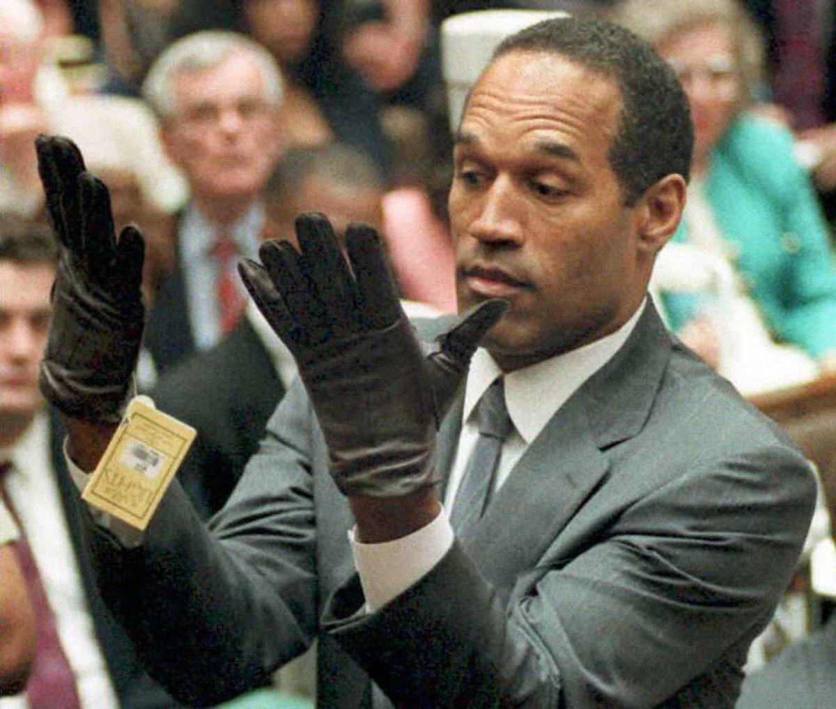 Hoy falleció O.J Simpson, siempre lo recordaremos por... haber matado a su ex-esposa y a un amigo de ella. No hay más.