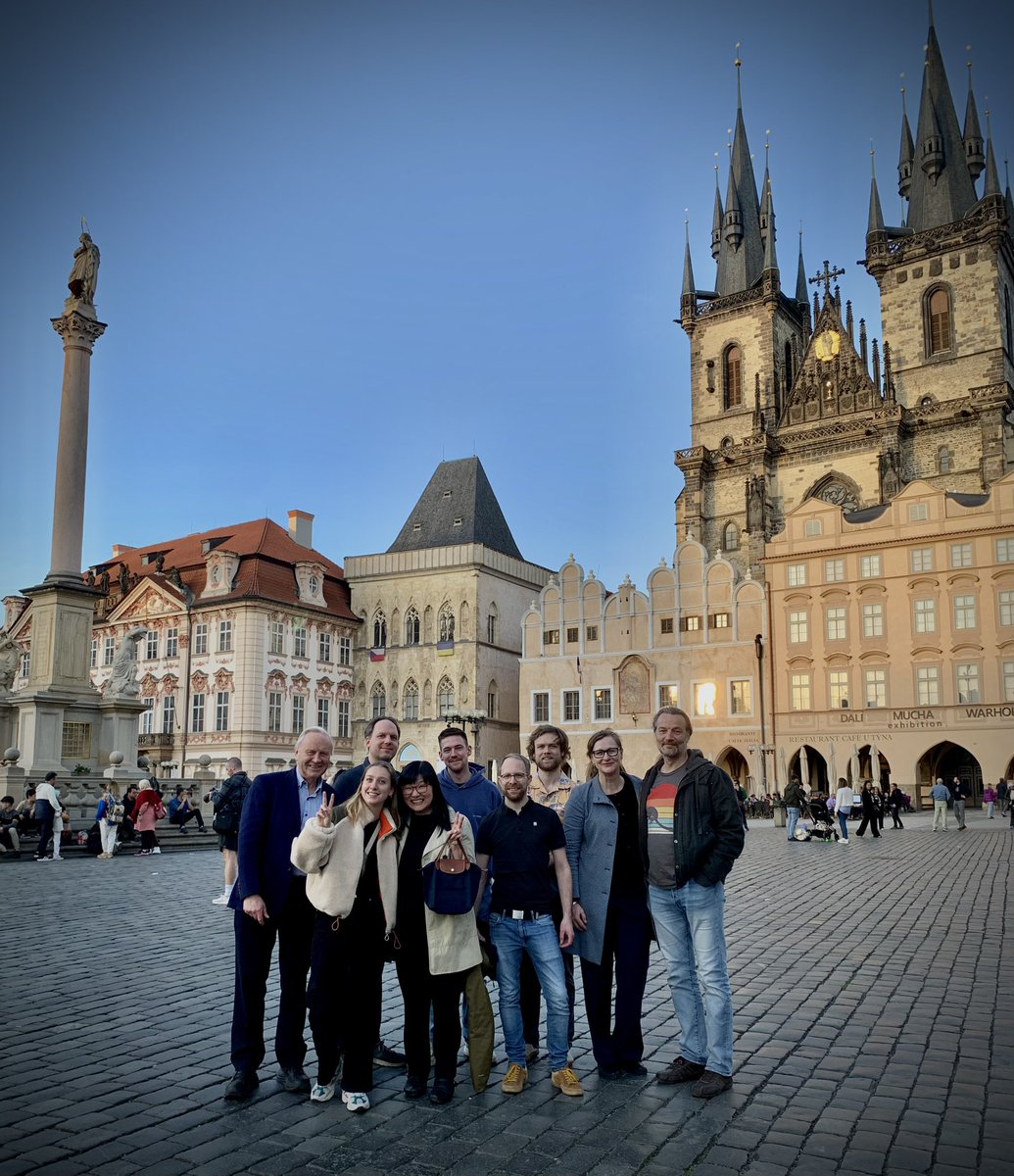 Great evening in Prague with our cool collaborators from Erlangen @WehnerLab @Franze_Lab and the Prague crew @KwokLab talking tissue mechanics over 🍻🍻