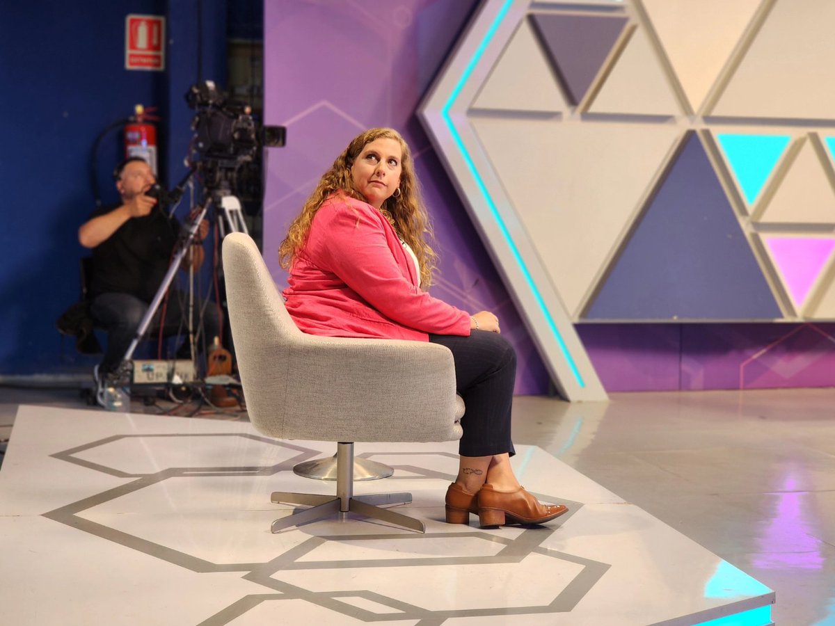 Hace instantes, en <a href="/Estabocaesmia12/">Esta Boca es Mía</a> hablé sobre las distintas propuestas de <a href="/lauraraffo/">Laura Raffo</a>, realizadas por más de 130 técnicos de todo el país para HACER HISTORIA.