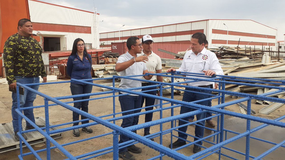 #EnFoto Ing. @Fariacrt comprometido con el CIFF y su fuerza trabajadora, realizó un recorrido de inspección por las áreas operativas de la empresa para constatar de primera mano cada proceso e identificar puntos álgidos a mejorar para aumentar la productividad. @NicolasMaduro