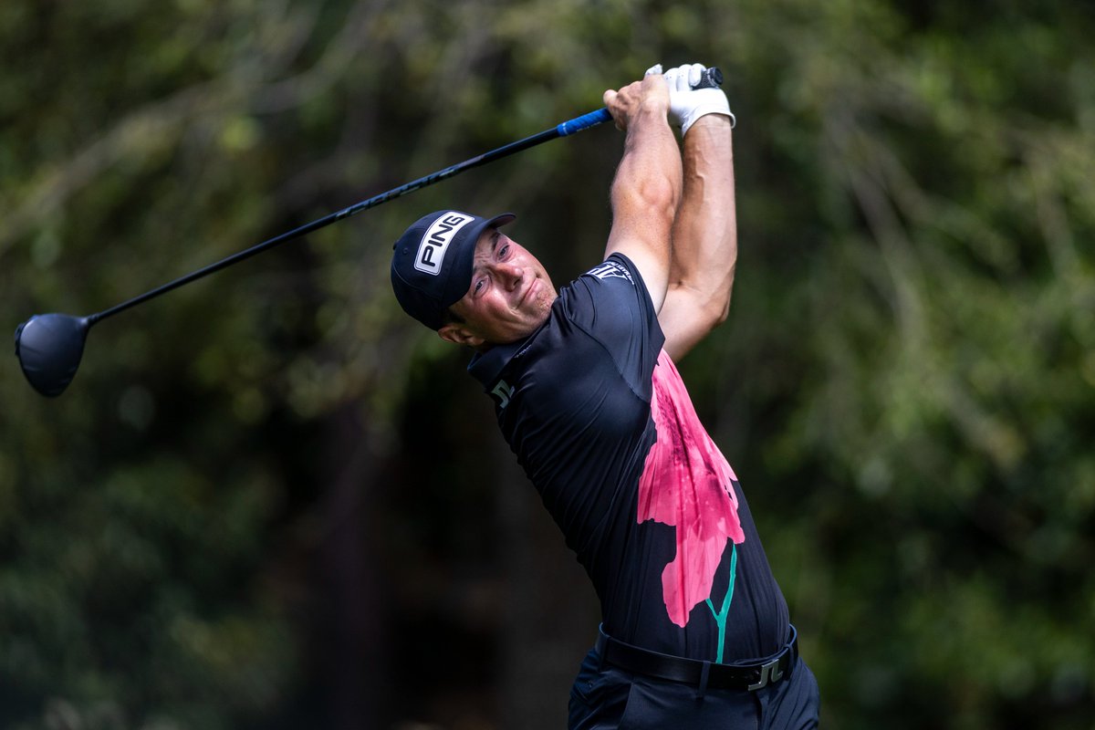 Viktor Hovland makes back-to-back birdies on hole Nos. 7 and 8 to move to three under par. #themasters