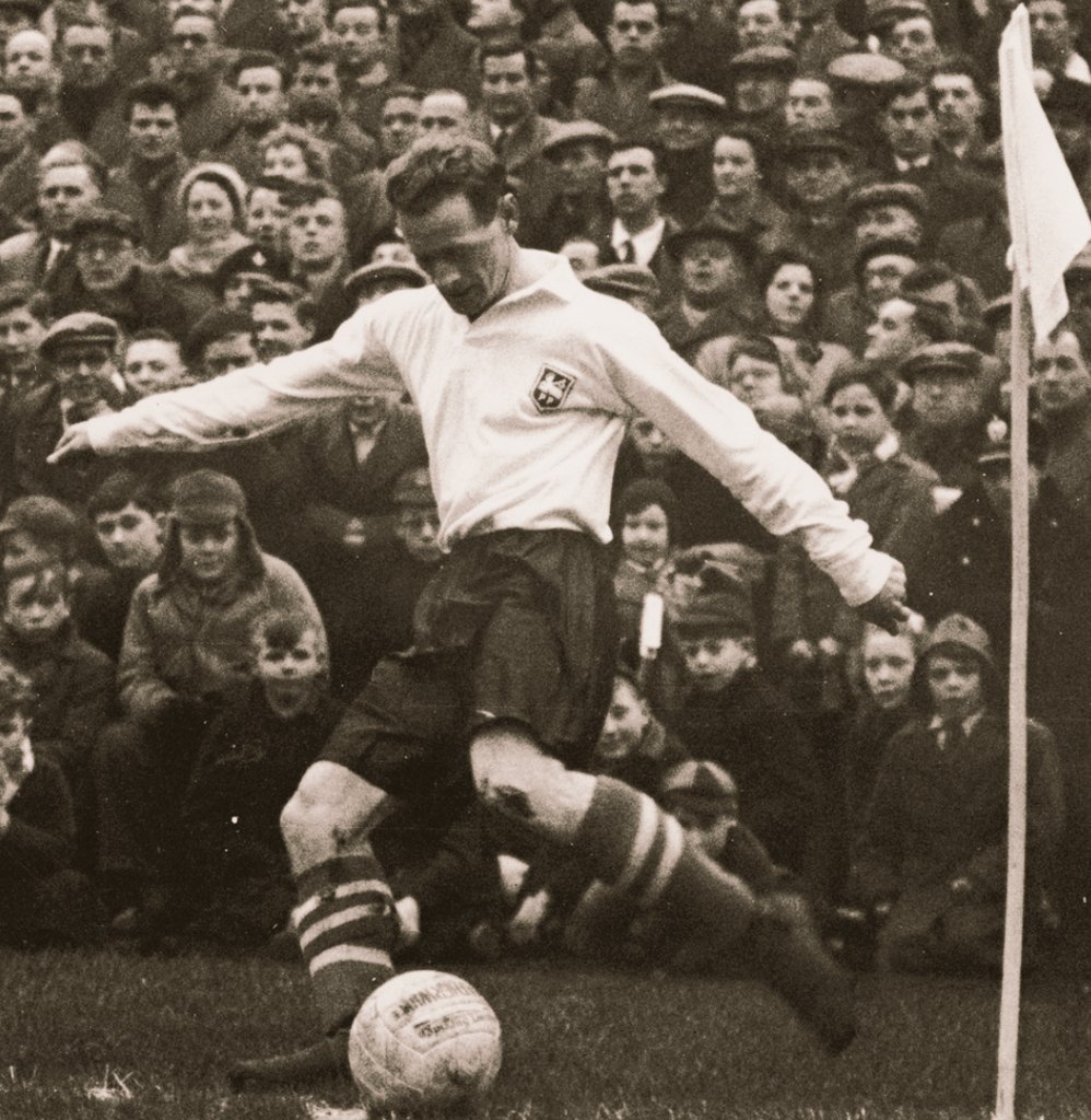 Tom Finney in action for Preston North End #PNEFC #PrestonNorthEnd