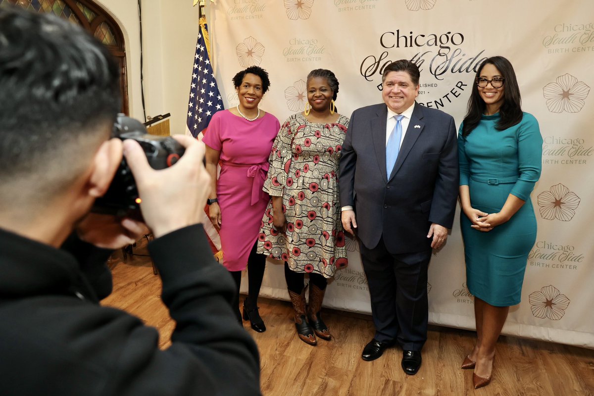 The conversations continued with the involvement of state agencies + this year, @govpritzker proposed a $23M investment in the FY25 budget to tackle Black maternal mortality. The Birth Equity Initiative is the first of many steps toward keeping Black women alive. #BlackDoulaDay