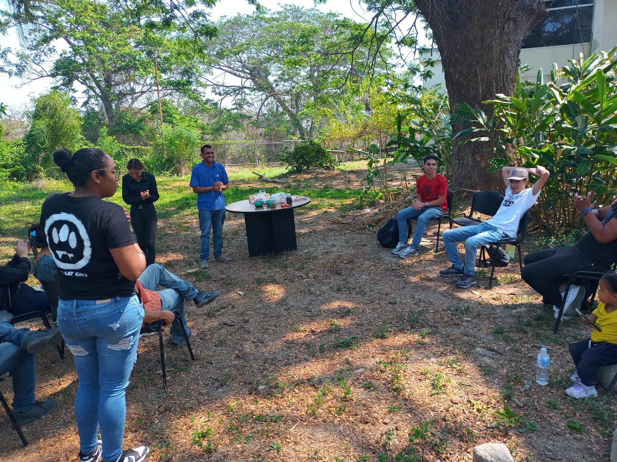 ¡Estudiantes de la UPTYAB aprenden sobre producción de semillas agroecológicas en taller de @FundaciteYara! ‍ Se capacitaron en prácticas agroecológicas, elaboración de semilleros y conservación de semillas. #RebeldíaAntiImperialista