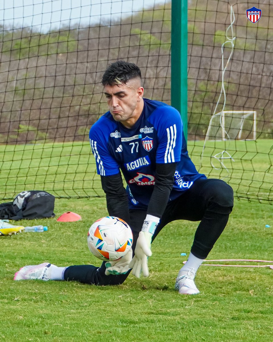 📸| ¡ENTRENAMIENTO EN IMÁGENES!

#VamosJunior🔴⚪️🔵