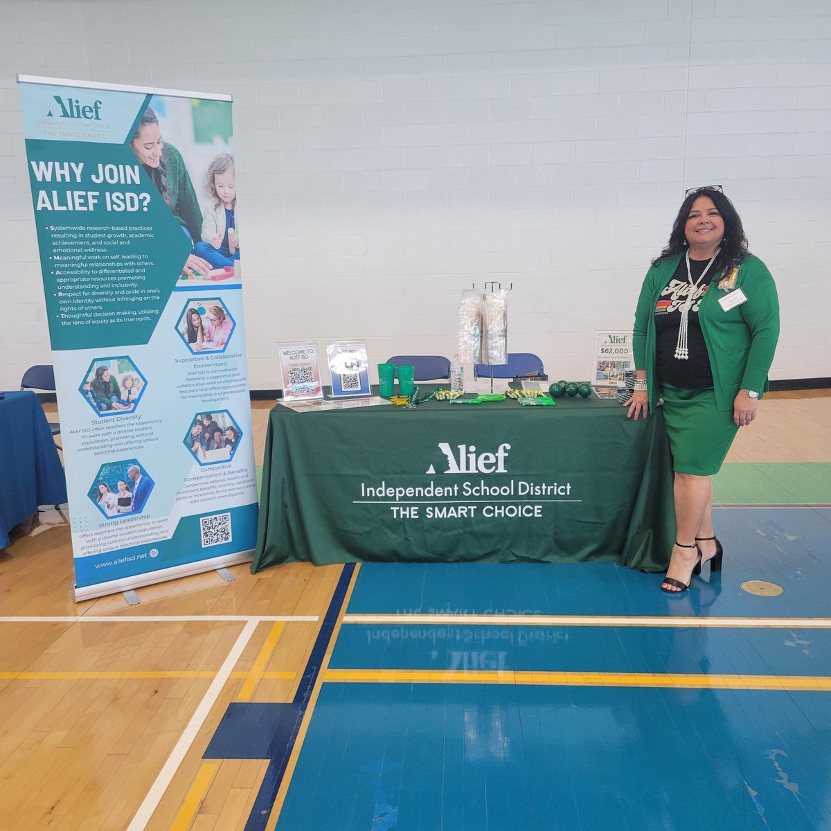 Recruiting Day! @UHClearLake Great candidates, well-dressed, well-spoken, great resumes! Possible Art Teacher, Spanish Teacher & SPED ICS Teacher! #aliefproud @AliefISD @AliefTchg_Lrng @AISDSupe