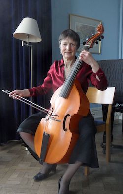 15-17 May: VIOL & RECORDER CONSORT PLAYING with Elizabeth Dodd & Philip Gruar. Two parallel, friendly courses offering a variety of music for players above beginner level.   There are options to mix and match between the courses and we usually join together for the final session.