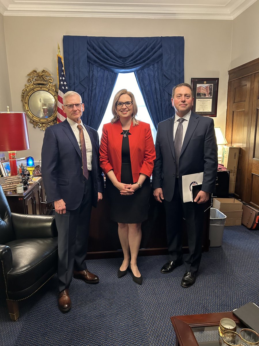 I enjoyed meeting with Major General of the Iowa National Guard, Brigadier General Stephen Osborn. @IowaNatGuard stands ready to serve Iowans and protect our nation. Thank you for your service!