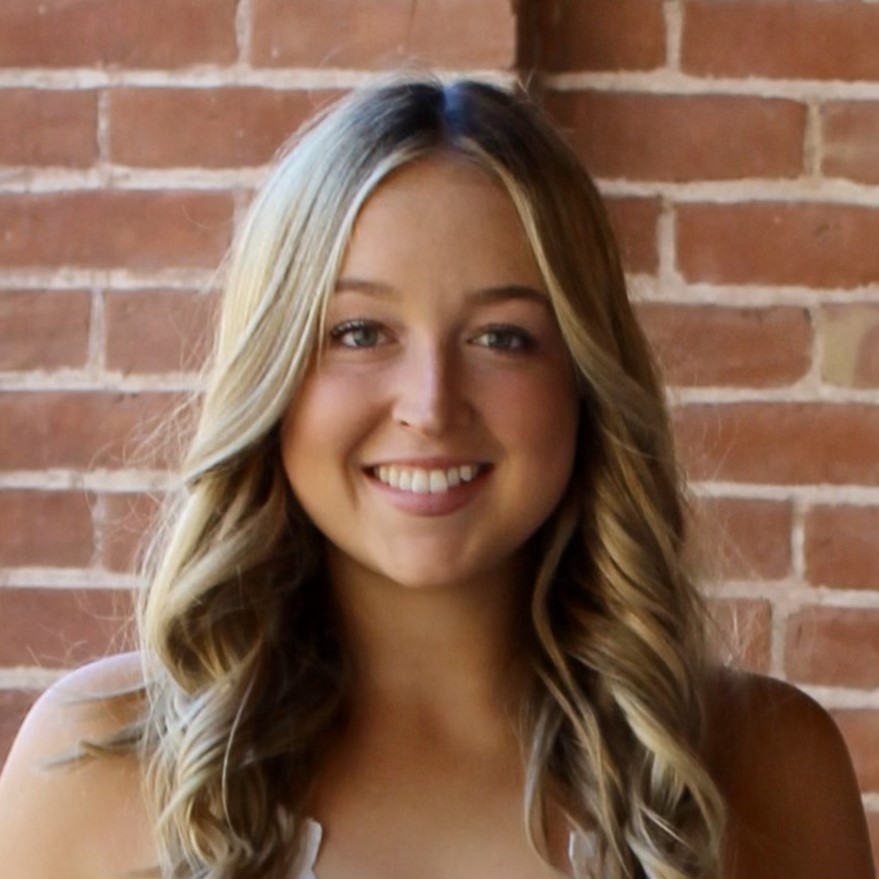 Welcome to our new Associate Tennis Professional, Kirsten Prelle! She is most excited to help Marvin and Rosi continue to build the tennis program to new heights. Hit the courts with Kirsten! #derrickclub #yegtennis #tennis #tennistraining #yeglife #yegliving #tennisalberta