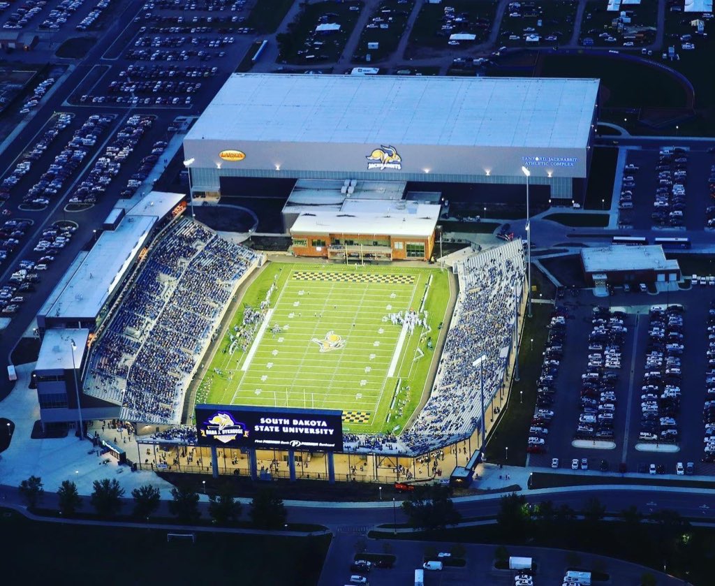 College Football Campus Tour tweet media