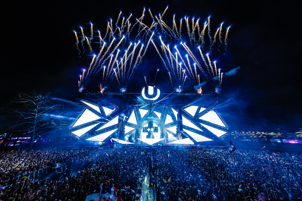 With Ultra 2024 wrapped up, we’re already looking forward to next year’s 25th-anniversary edition! 💃🕺🎶🔥⁠ ⁠ Full article ➡️ nexusl.ink/ultra0411 ⁠ #ultra #ultramiami #ultra2024 #ultra2025 #mmw #calvinharris #arminvanbuuren #davidguetta #peggygou #musicfestival