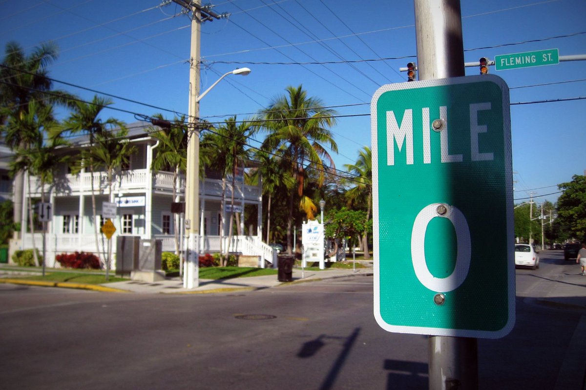 Greetings from the end of the road! 😎
.
.
📸: Flickr, Wendy Berry
#keywest #flkeys #lovefl #mile0 #keywestvacation #floridavacation #holiday #keywestattractions #oldtownkeywest #historickeywest