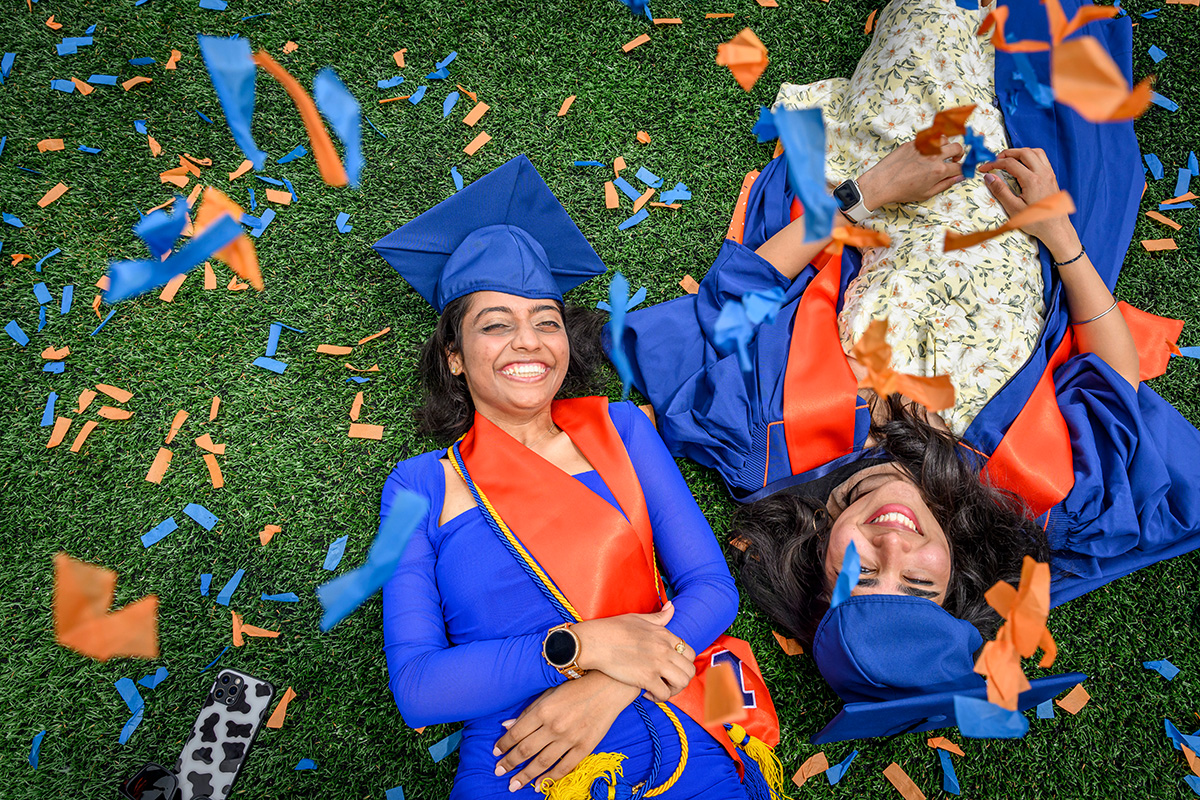 🚨 This just in: 91% of our 2022-2023 graduates secured employment, additional education or volunteer opportunities within six months of graduation. Proof that with an #ILLINOIS education, the future is bright. ▶ news.illinois.edu/view/6367/6543…