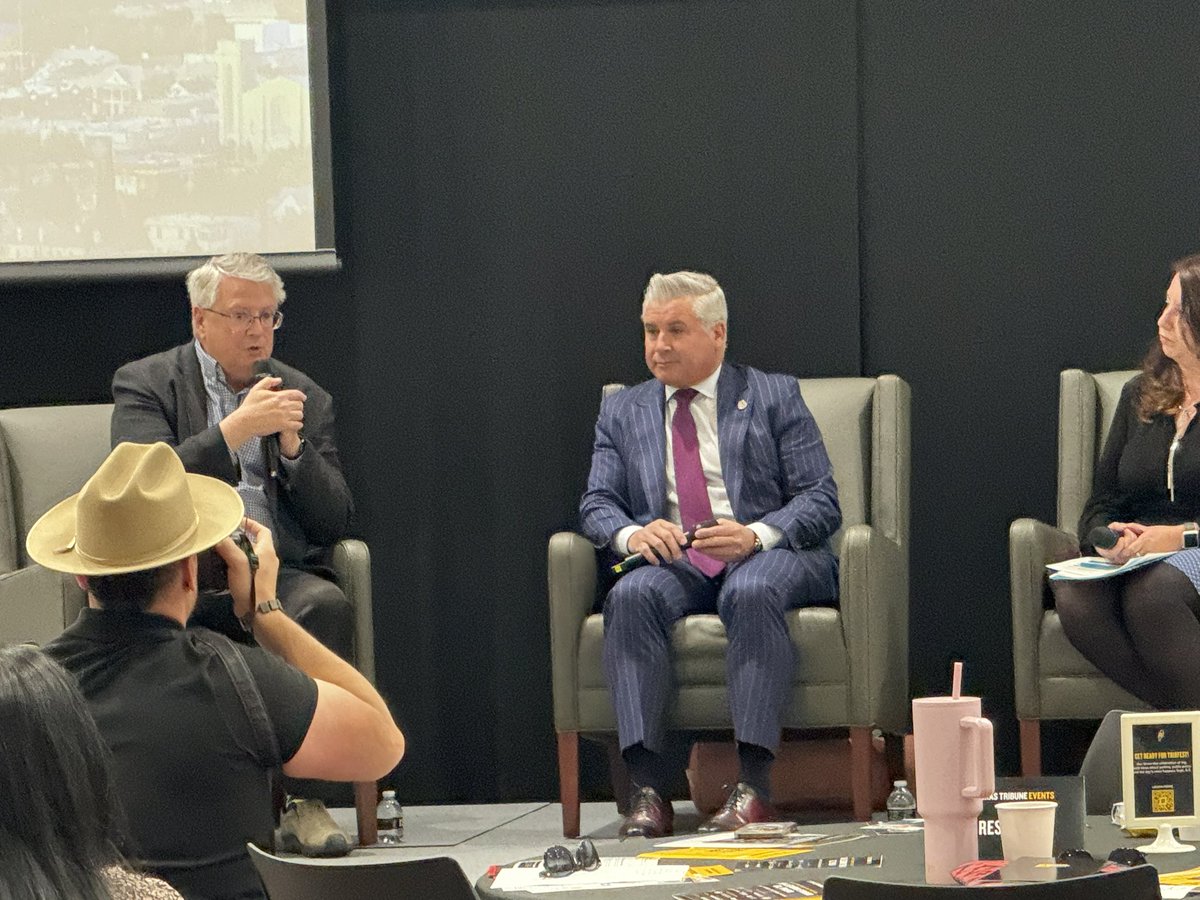 Excellent conversations and collaboration with other educational leaders this morning as a panelist for the @TexasTribune. Our commitment to enhancing the educational experience in El Paso is an example for the rest of Texas. Thank you for the opportunity.
