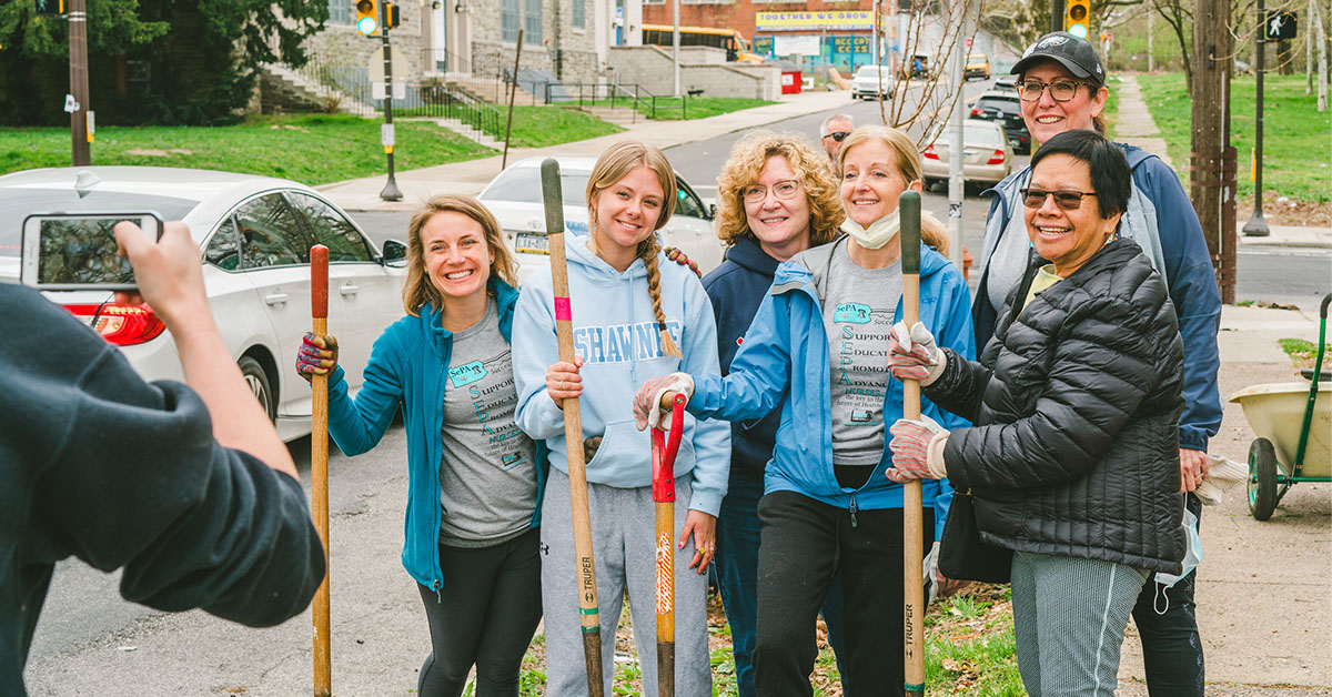 Planting trees today means cooler temps and happier, healthier people for generations to come. PHS is planting nearly 1,100 trees April 16 - 21. No experience necessary + tools provided! Sign up today to plant trees in your neighborhood: bit.ly/34to4nf