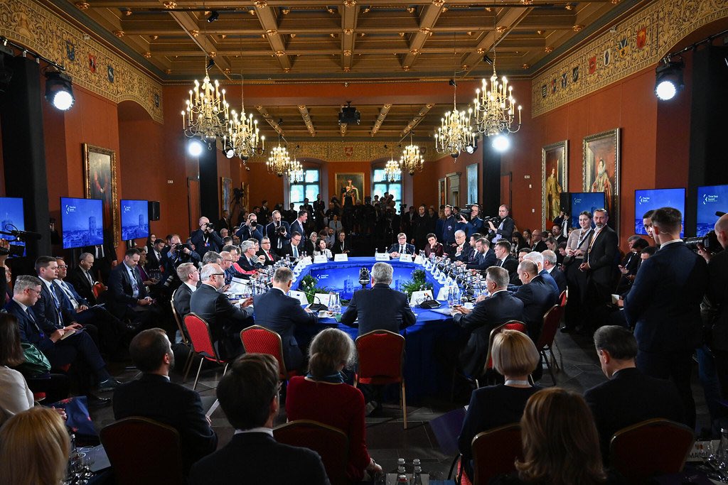 3Seas Initiative Summit in Vilnius🇱🇹. Gigantic Public-Private project with the goal to disconnect from the russian world and interlink ourselves within Europe. To put it simple. Btw trusted friends. From Athens to Tallinn and Zagreb to Kyiv.