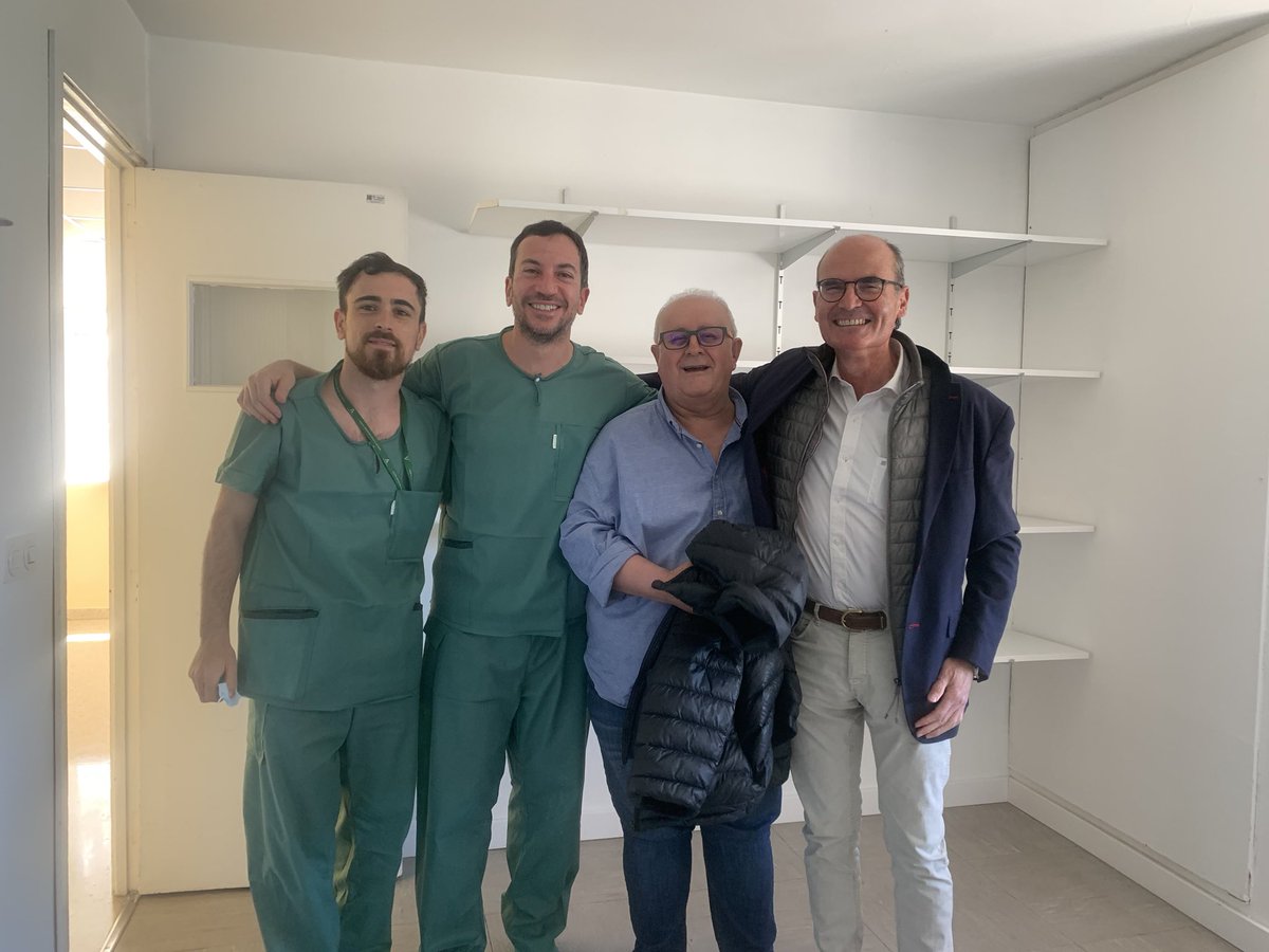 Recibiendo ayer la visita de los urólogos Dr Abad y Dr Soler del @TorrecardenasHU compartiendo experiencia con la biopsia de próstata fusión con anestesia local @hospital_hvn @KoelisBx