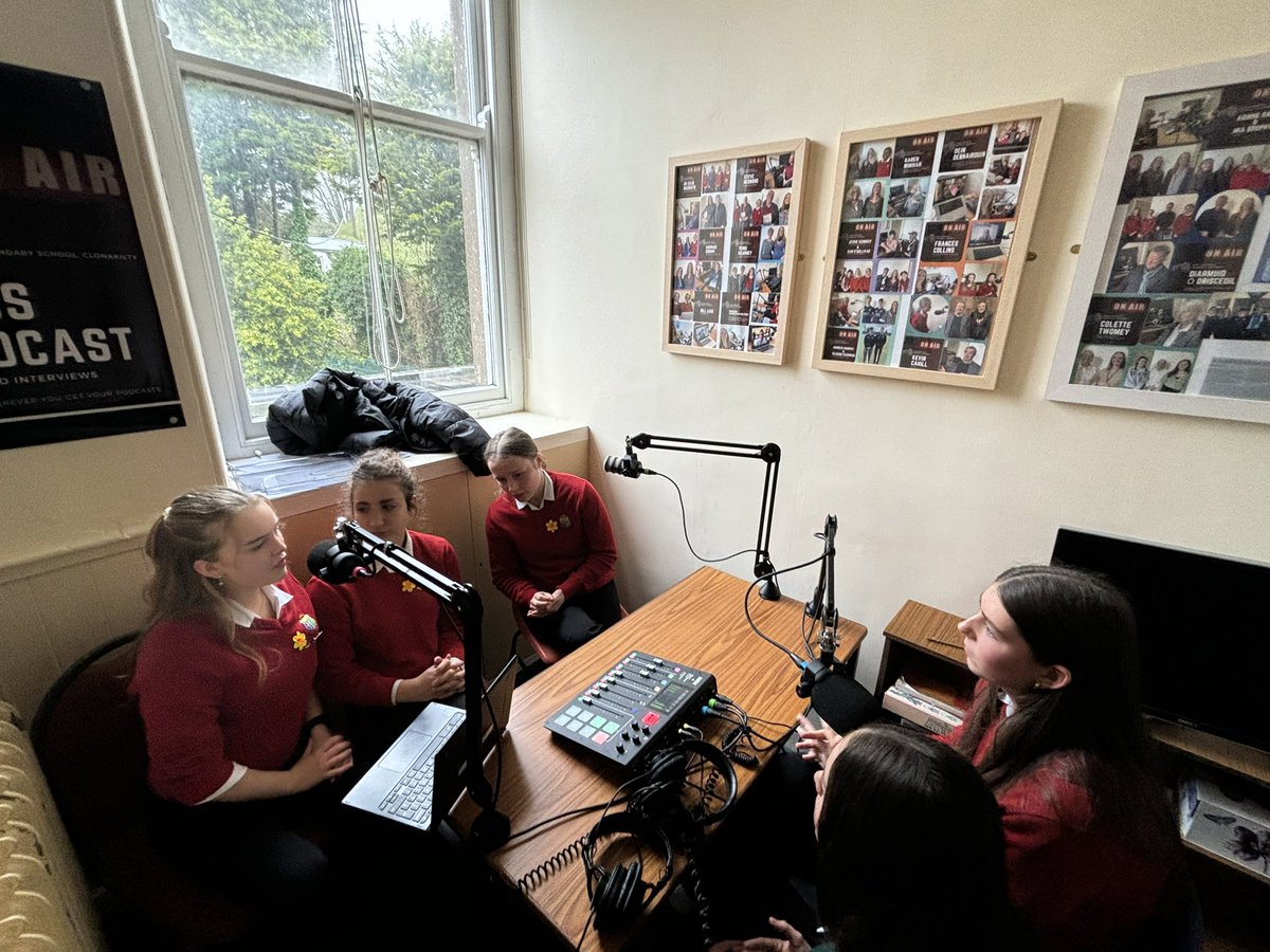 We recorded our first rugby #shsspodcast today! 🏉 Charlotte led the interview with players from our victorious senior and junior teams: Roxy, Kate, Niamh and Leah. Thanks to @BellCaragh Available soon to download 🤗 @Munsterrugby @ClonakiltyRFC #womeninsport @IrishRugby