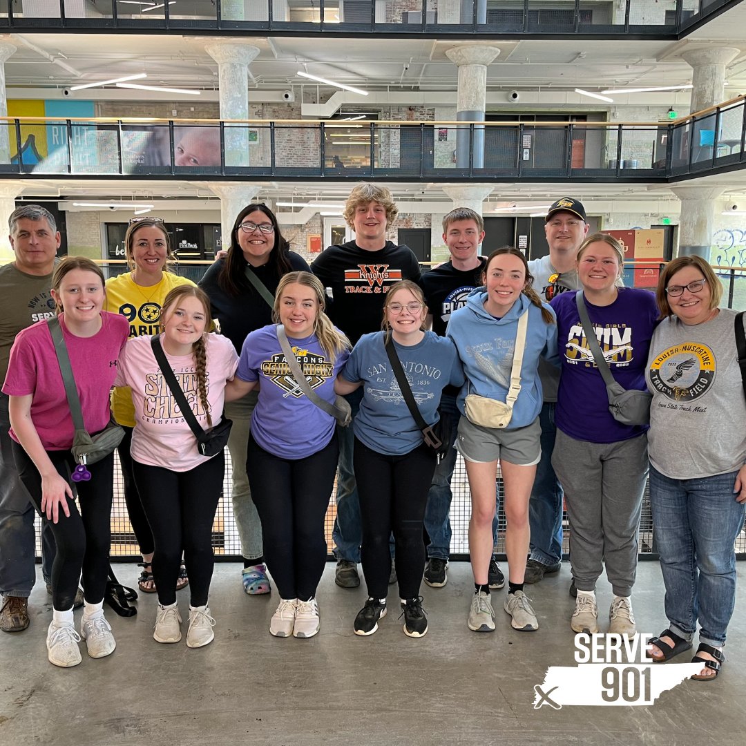 This Louisa Muscatine team spent last week in #Memphis for spring break. They served with @jamemphis, @memphishabitat, @multinational_, @mam_sports & @ubfm_901. They also got to watch their #IowaHawkeyes Elite 8 & Final 4 games @ the Bunkhouse. #Serve901 #Choose901 #CaitlynClark