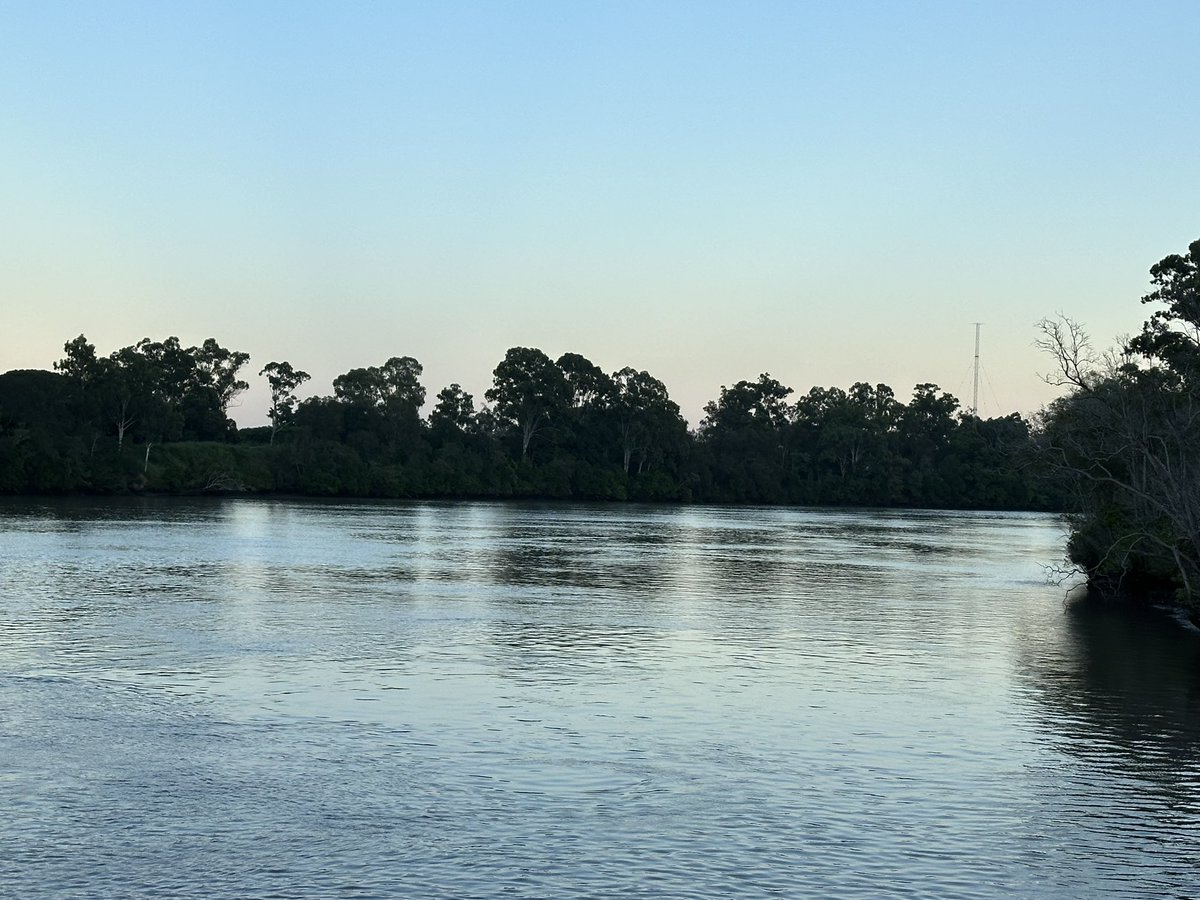 Good morning from the #Brisbane river on a cool, clear day