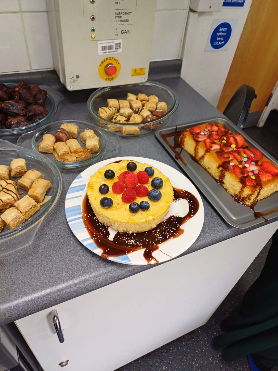 2ColhamGreenOT's tweet photo. Today we celebrated Eid Mubarak with our service users. A delicious meal was cooked by some of our talented service users along with Maria our Activity Coordinator. Delicious 😋 @CNWLNHS https://t.co/LNlkOhOpPj